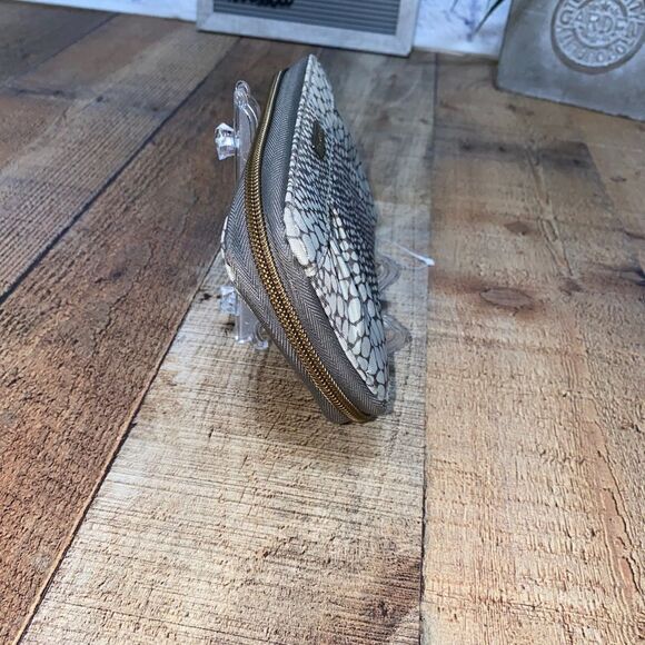 Women's XSDepot Travelon Rfid Blocking Pleated Wallet - Picture 2 of 9